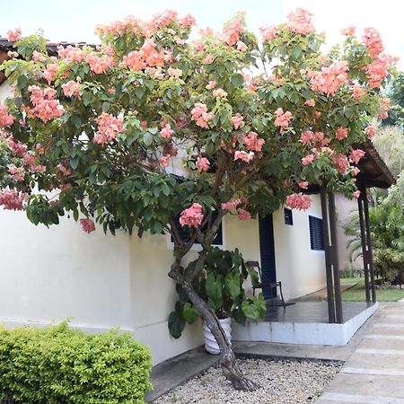 Rosa Spa E Pousada Aparecida de Goiania Ngoại thất bức ảnh